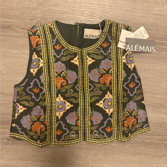 Alemais Tops - NWT Alémais oasira linen blend top, size US 0, AU 4